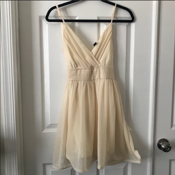 🌟Windsor Chiffon Dress🌟 - Picture 2 of 3